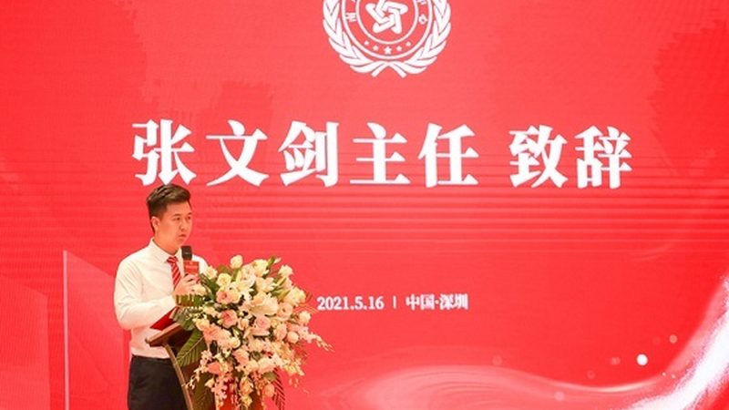 选择直播代运营服务商时，首先要关注其资质。以下是一些关键资质：